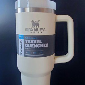 Stanley Cream Adventure Quencher Tumbler 40oz